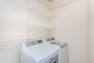 3375 Ullman St in San Diego, CA - Building Photo - Building Photo
