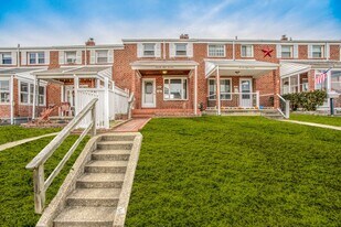 7814 Charlesmont Rd in Dundalk, MD - Building Photo