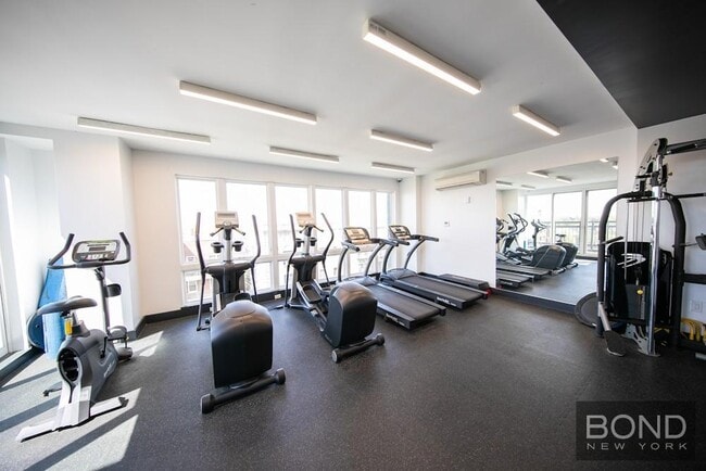 323 E 19th St in Brooklyn, NY - Building Photo - Building Photo