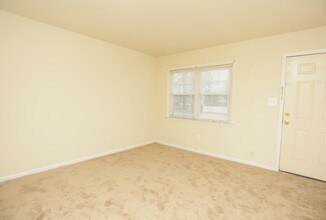 Sinai Ridge Apartments and Townhomes in Baltimore, MD - Building Photo - Interior Photo