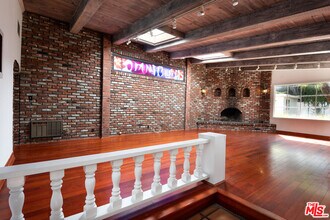 14842 Morrison St in Los Angeles, CA - Building Photo - Building Photo