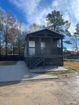 21513 W Hammond Dr in Porter, TX - Building Photo