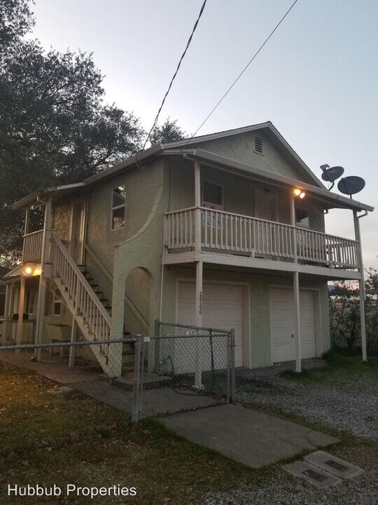 2926 Favretto Ave in Redding, CA - Foto de edificio
