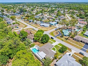 2473 Poinciana St in Naples, FL - Building Photo - Building Photo