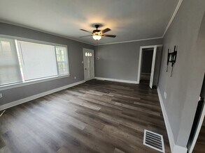 1056 Campbell St in Jackson, TN - Foto de edificio - Building Photo