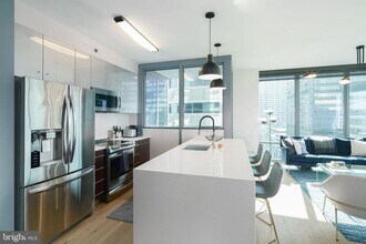 2101 Market St in Philadelphia, PA - Building Photo - Building Photo