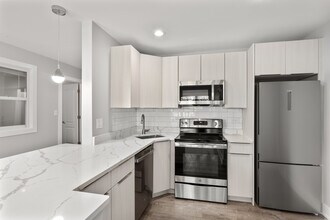 1303 W Estes Ave in Chicago, IL - Building Photo - Building Photo
