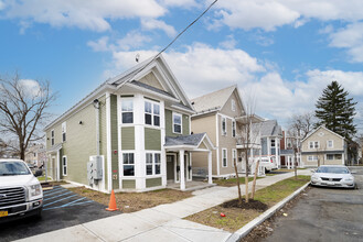 Hillside Crossing in Schenectady, NY - Building Photo - Building Photo