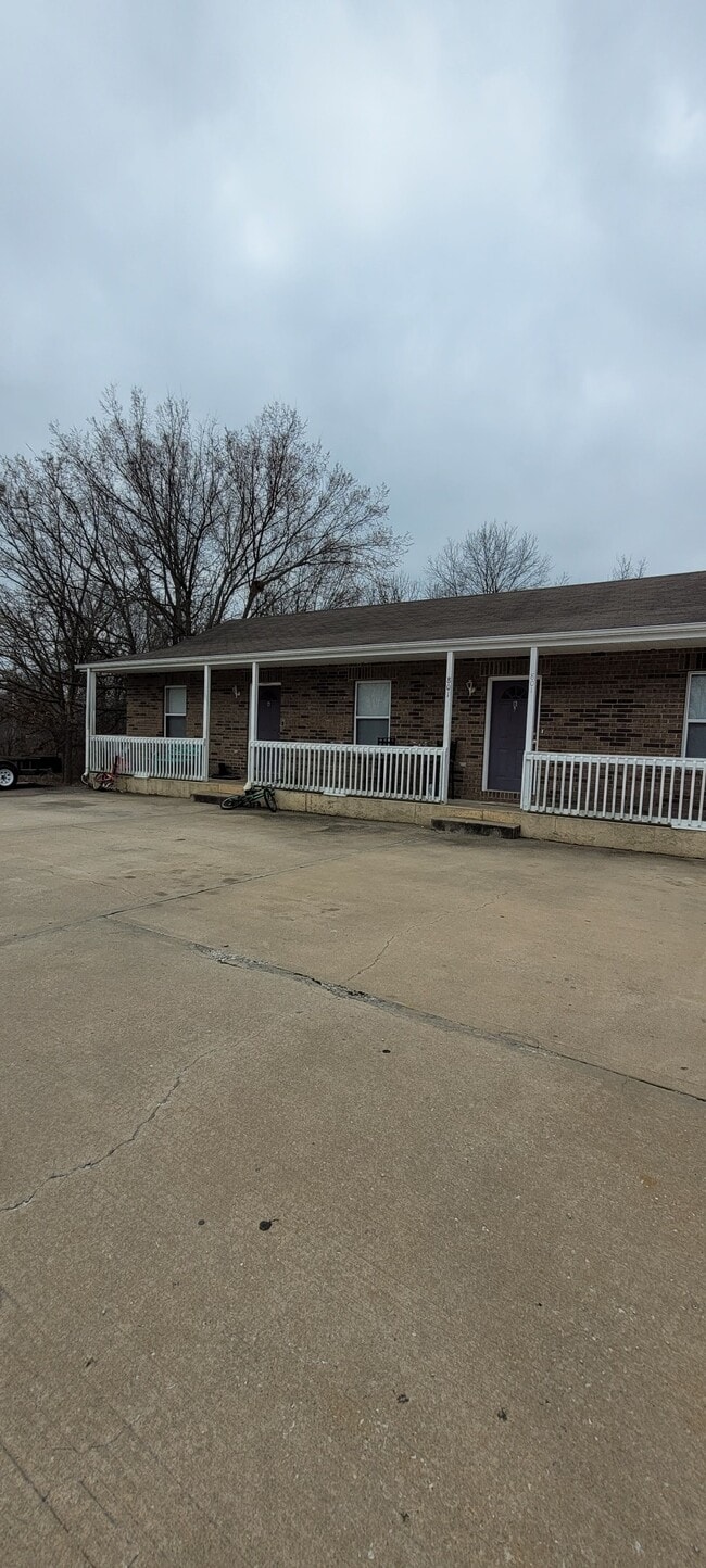801 Johnson Cir, Unit 801 Johnson Cir B