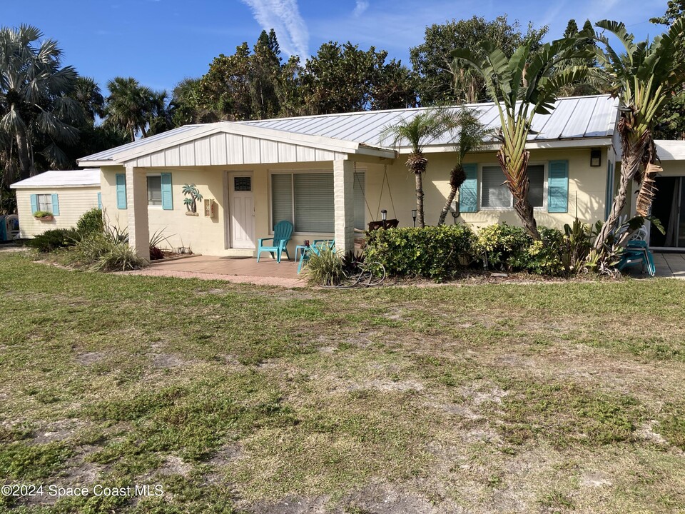 8120 S Hwy A1A in Melbourne Beach, FL - Building Photo