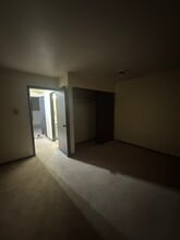 3904 Sunset Square in Greenfield, WI - Building Photo - Building Photo