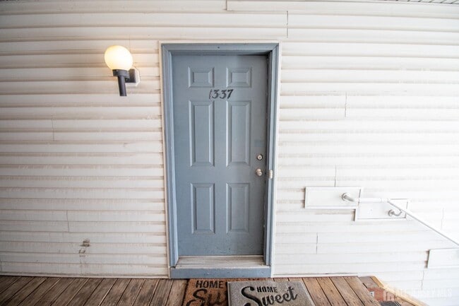 property at 1337 Waterford Dr