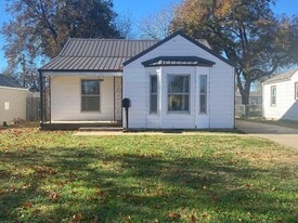 1618 S Monroe St in Enid, OK - Building Photo