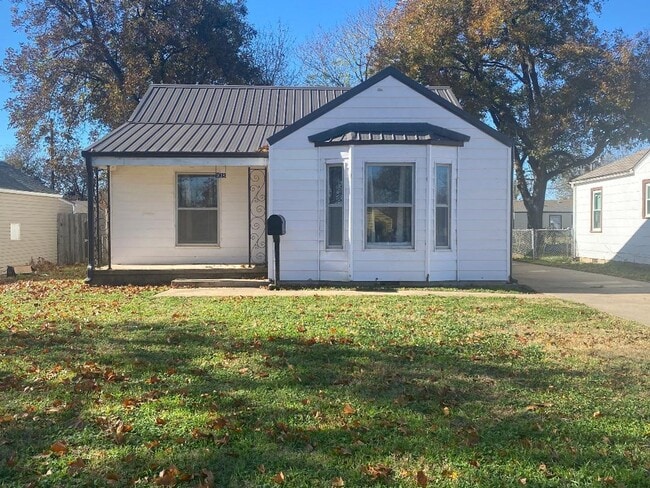 property at 1618 S Monroe St