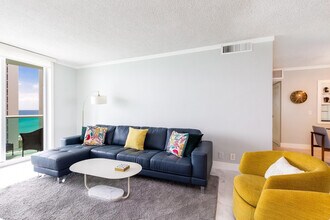 3901 S Ocean Dr in Hollywood, FL - Building Photo - Building Photo