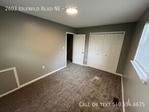2603 Idlewild Blvd NE in Roanoke, VA - Foto de edificio - Building Photo