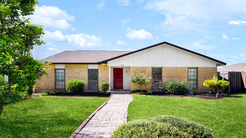 6407 Chinaberry Trail in Plano, TX - Foto de edificio