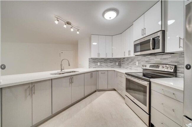 4035 W McNab Rd, Unit F110 in Pompano Beach, FL - Building Photo - Building Photo