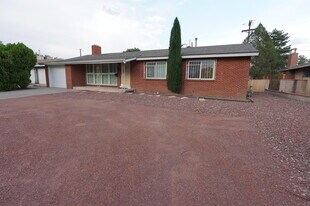 2806 San Pedro Dr NE in Albuquerque, NM - Building Photo