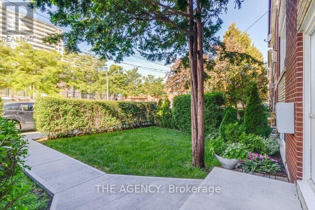 75 Keele St in Toronto, ON - Building Photo - Building Photo