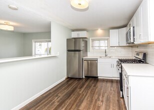 46 Bolton St in Waltham, MA - Building Photo - Building Photo