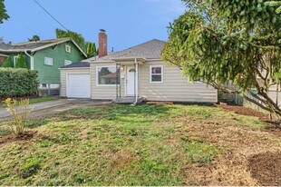 7817 N Delaware Ave in Portland, OR - Building Photo