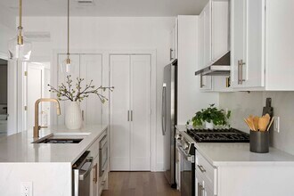 100 Bennington St, Unit 3 in Boston, MA - Foto de edificio - Building Photo