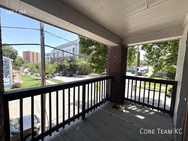 property at 103 W 51st St