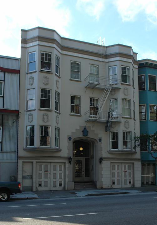 1865 Oak St in San Francisco, CA - Building Photo