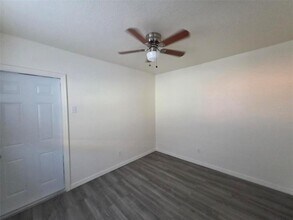 4136 14th Ave S in St. Petersburg, FL - Foto de edificio - Building Photo