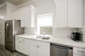 10 Tealight Pl in Tomball, TX - Building Photo - Building Photo