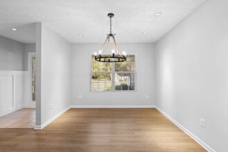 47 Matthews St in Senoia, GA - Foto de edificio - Building Photo