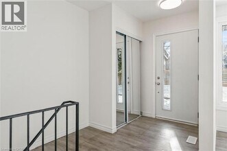 270 Montmorency Dr in Hamilton, ON - Building Photo - Building Photo