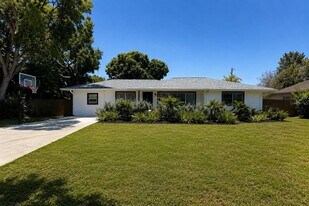 4205 Augustine Ave in Sarasota, FL - Building Photo