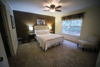 417 Cambridge Dr in Dexter, MI - Building Photo - Building Photo