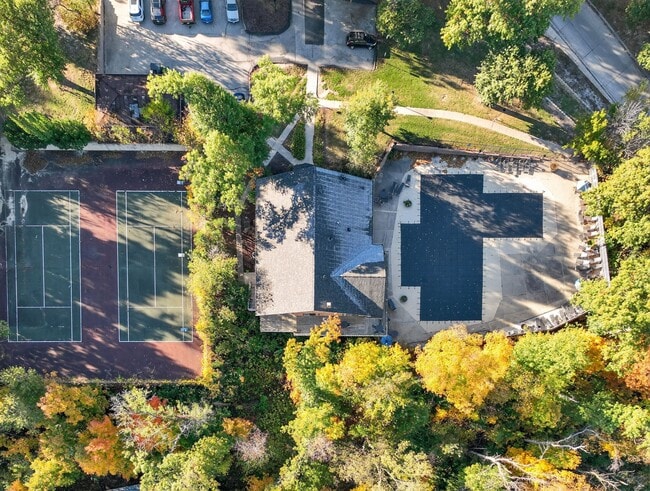Windsor on the River in Cedar Rapids, IA - Foto de edificio - Building Photo