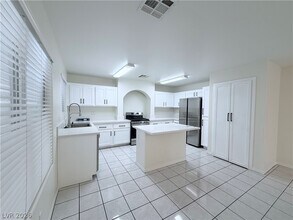 7290 Linaria Rd in Las Vegas, NV - Building Photo - Building Photo