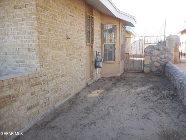 813 El Arco Dr in El Paso, TX - Building Photo - Building Photo