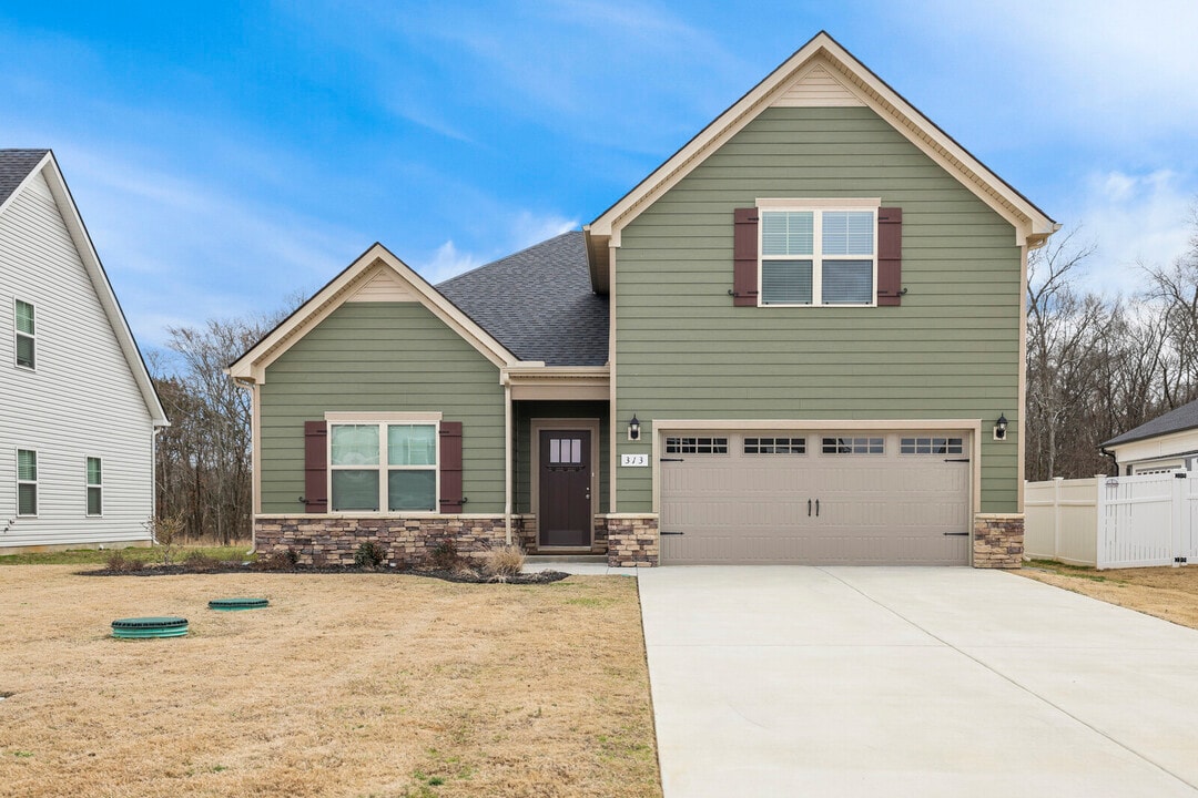 313 Ruby Cate Way in Murfreesboro, TN - Foto de edificio
