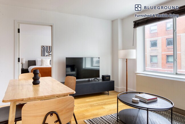 101 E 10th St in New York, NY - Building Photo - Building Photo
