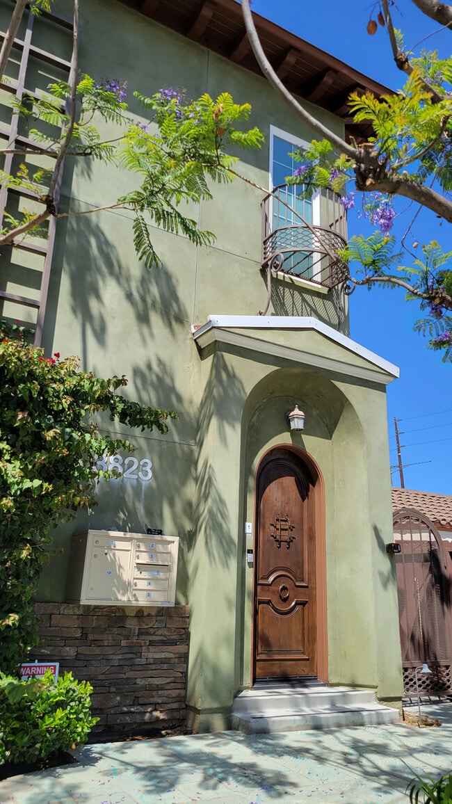 3823 Huron Ave in Culver City, CA - Foto de edificio - Building Photo