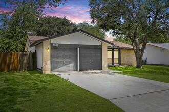 7007 Spring Leaf in San Antonio, TX - Building Photo - Building Photo