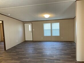1105 Chattanooga Ave in Llano, TX - Building Photo - Building Photo