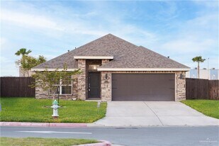 10 Kurth Cv in McAllen, TX - Building Photo