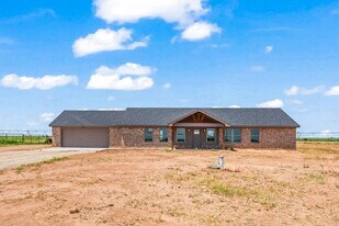 10811 N County Rd 2800 in Lubbock, TX - Building Photo