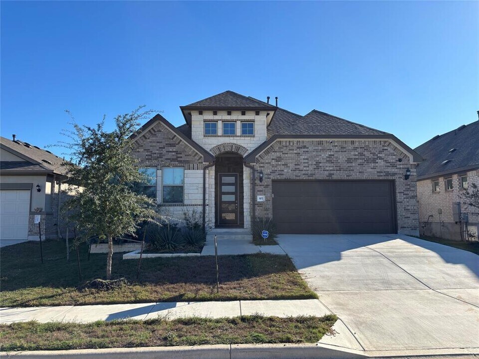 107 Smokebush Trail in Bastrop, TX - Building Photo