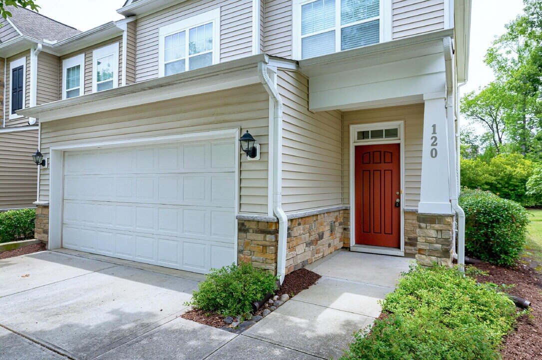 120 Skyros Loop in Cary, NC - Building Photo