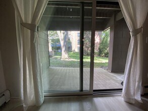 2800 Hamline Ave N in Roseville, MN - Building Photo - Building Photo