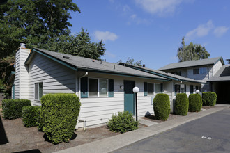 Applegate Apartments in Portland, OR - Foto de edificio - Building Photo