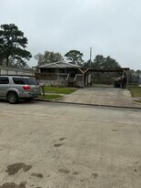 5831 Dylan Dr in Baytown, TX - Building Photo